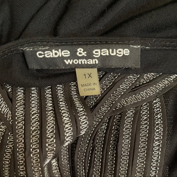 CABLE & GAUGE - Black blouse with unique & intricate silver design, flowy, sz 1X - Picture 9 of 9